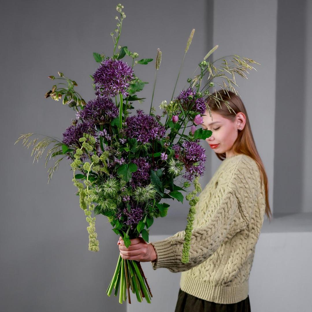 Авторский букет с аллиумом, амарантом и нигеллой
